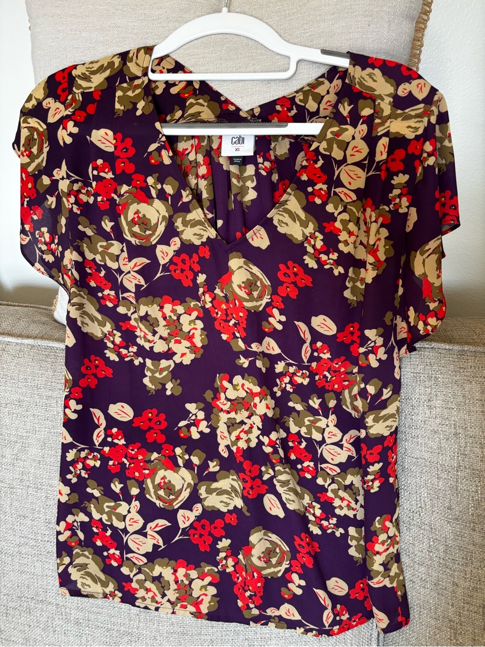 4/$20 CABI Purple Floral V-Neck Women’s Top